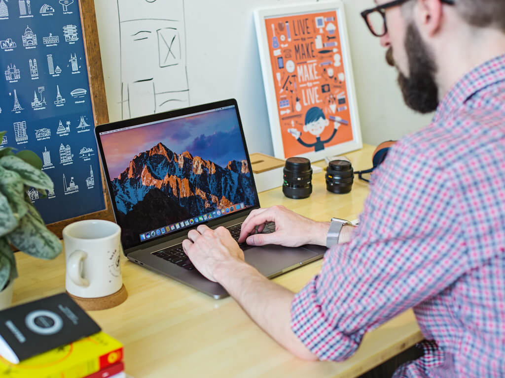 Illustration: UX/UI-Design mit Layouts und Wireframes